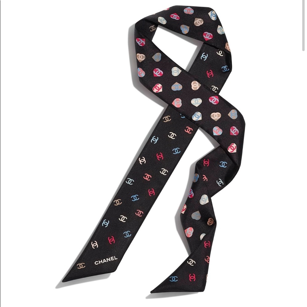 CHANEL 21P - heart CC bandeau (black)